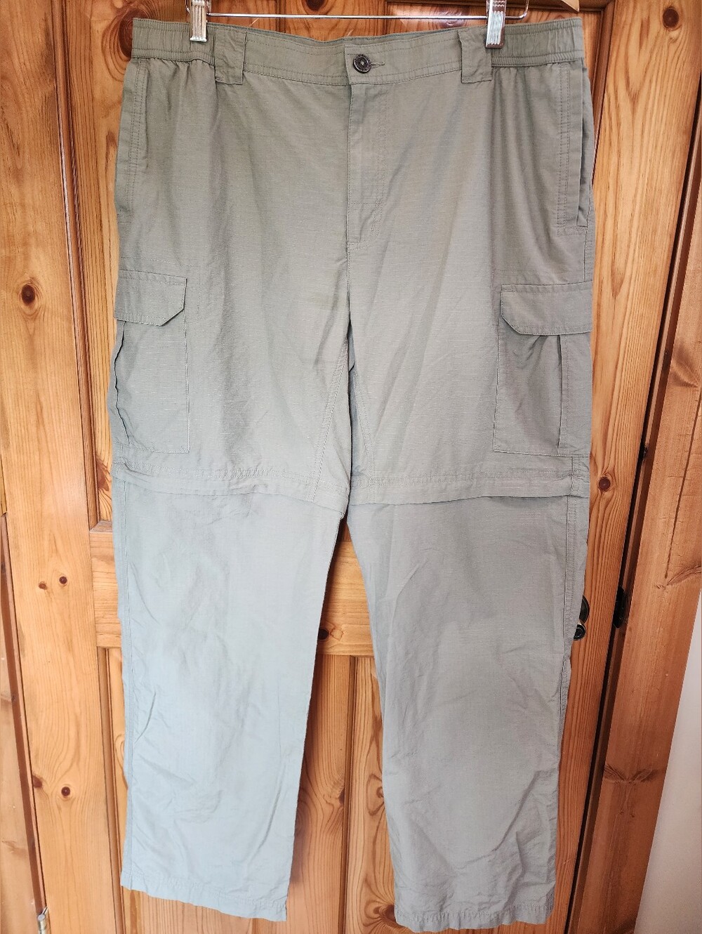 Men's Columbia Lightweight Olive Convertible Cargo Pants, Size 32L